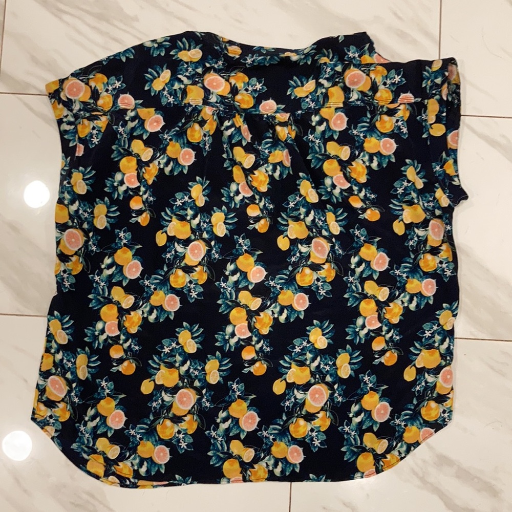 Banana republic shirt - Picture 2 of 5